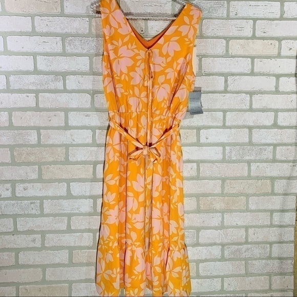 Collective Concepts NWT Tie Neck Floral Midi Dress Size S - Picture 2 of 10